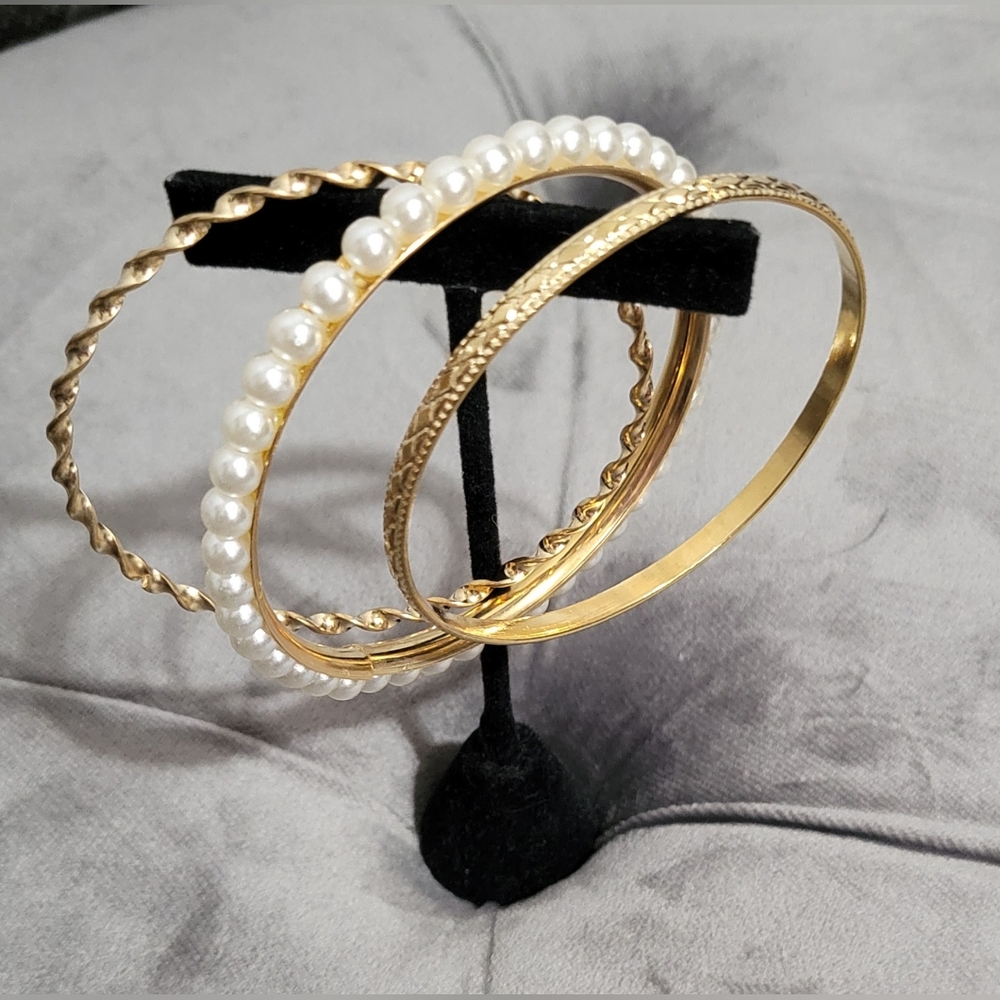 Gold and Pearl Bangle Set